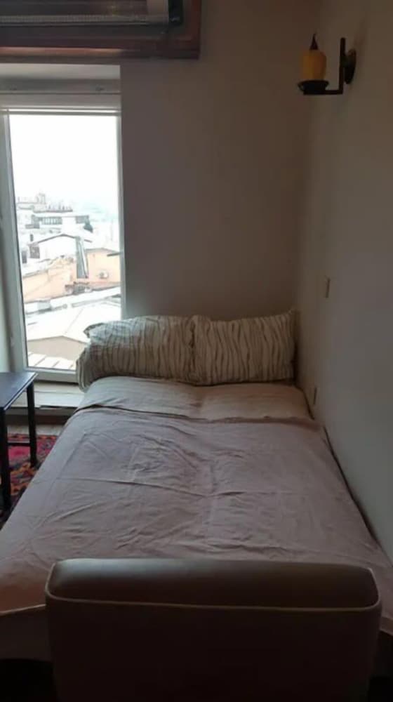Apartment photo 2