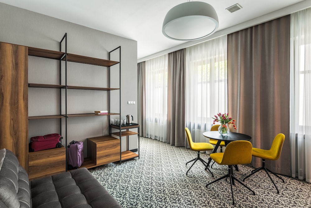 Premium Studio Suite photo 3
