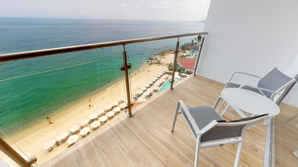 Deluxe Ocean Front - Photo 5