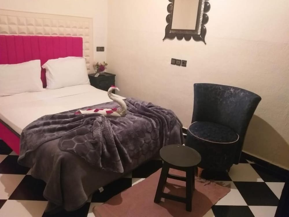 Basic Single Room - Photo 4