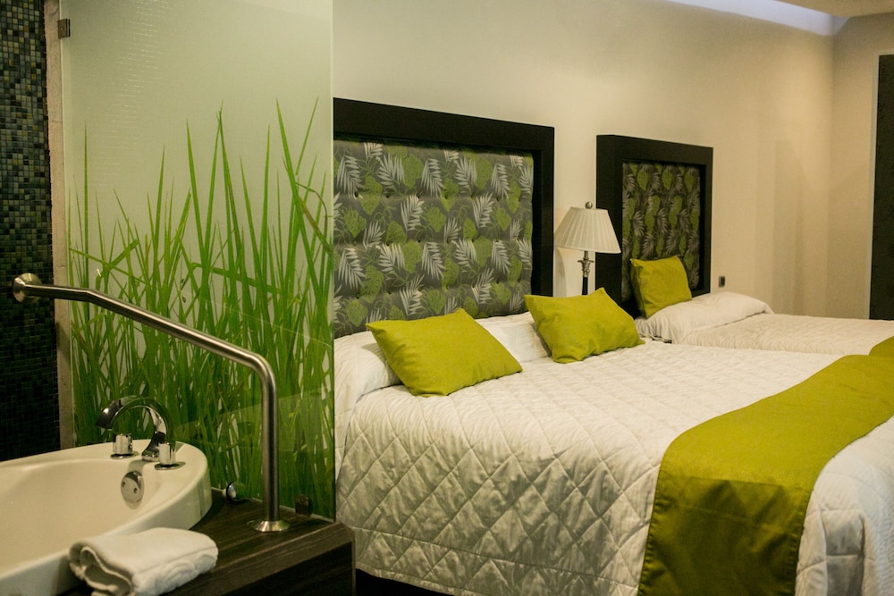Master Suite two double beds photo 2