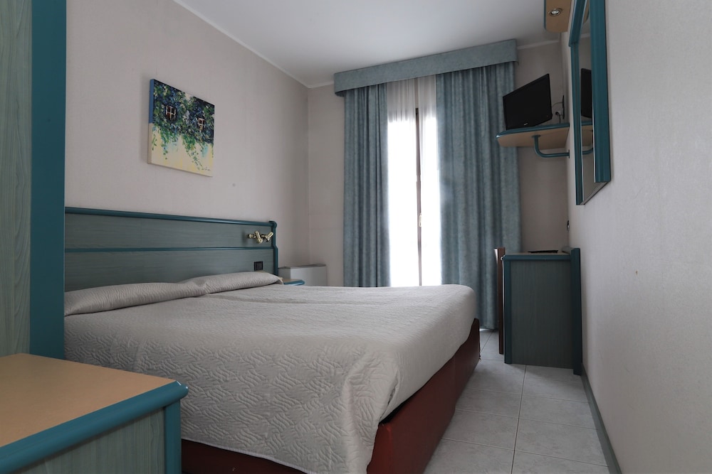 Standard Room photo 1