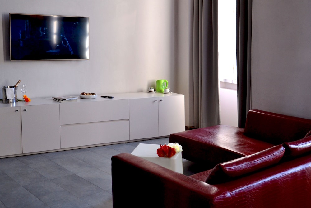 Suite (King) photo 3