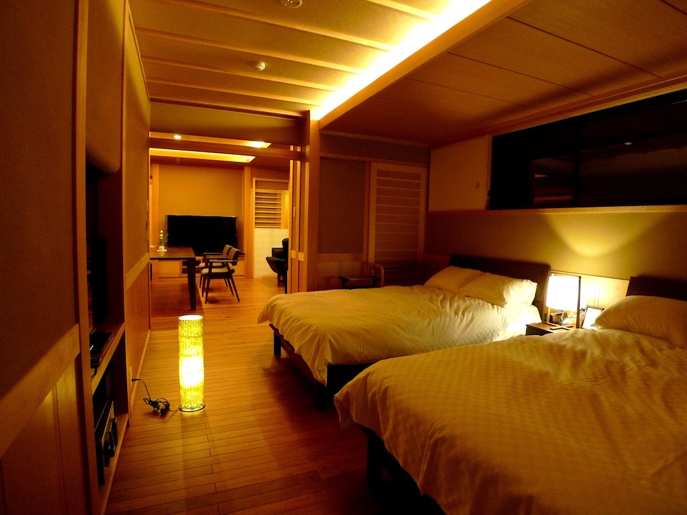 Japanese Western Style Suite, Open Air Bath photo 3