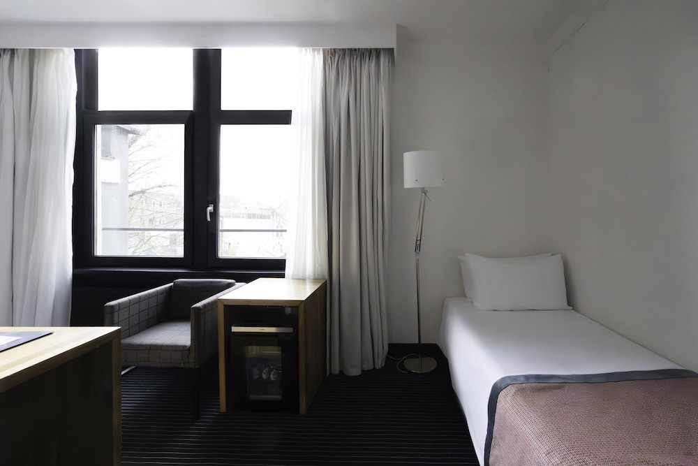 Triple Room (2 adults and 1 kid) photo 3