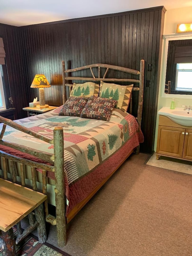 Main Lodge Room 1 photo 2