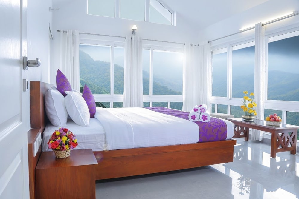Premium Suite, 1 King Bed, Garden View photo 1