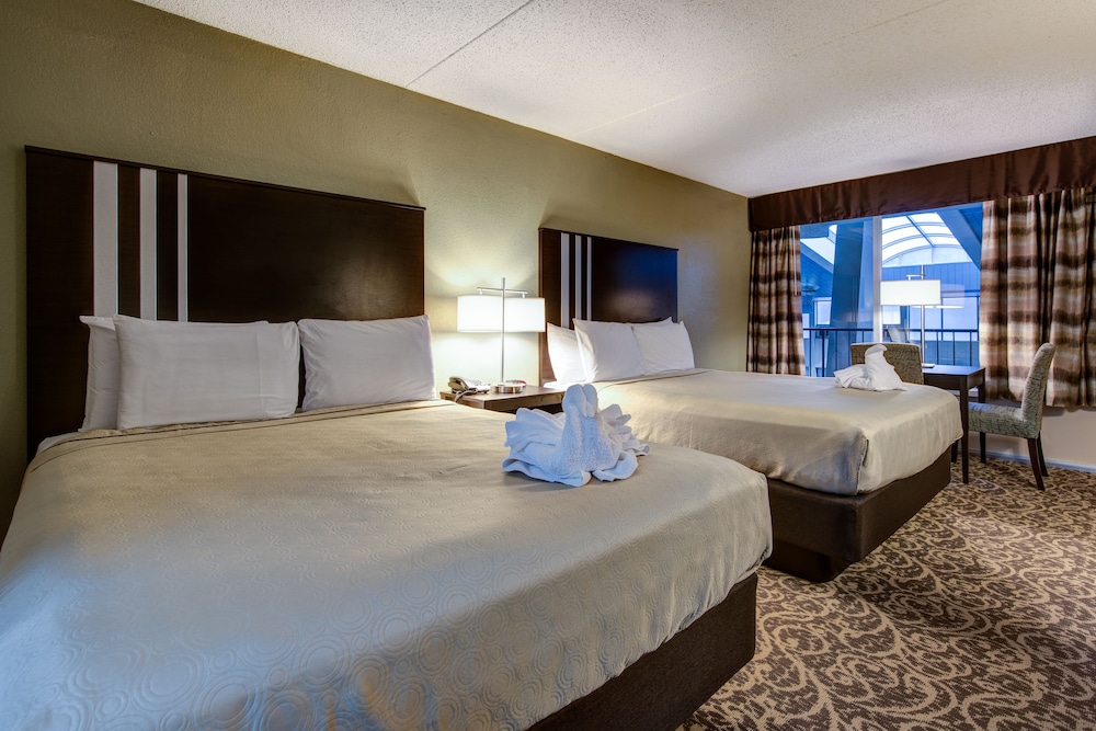 Standard Room, 2 Queen Beds (Poolside) - Photo 1