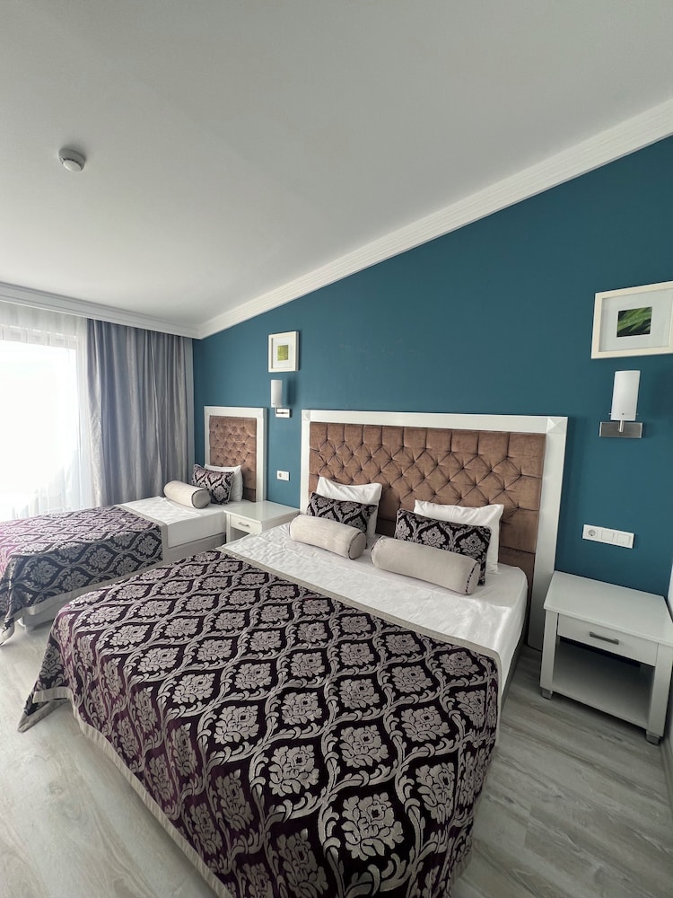 Standard Room, Sea View thumbnail 6