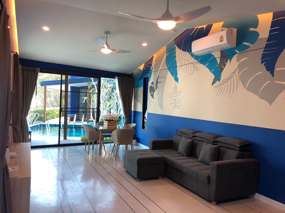 Honeymoon Room photo 3
