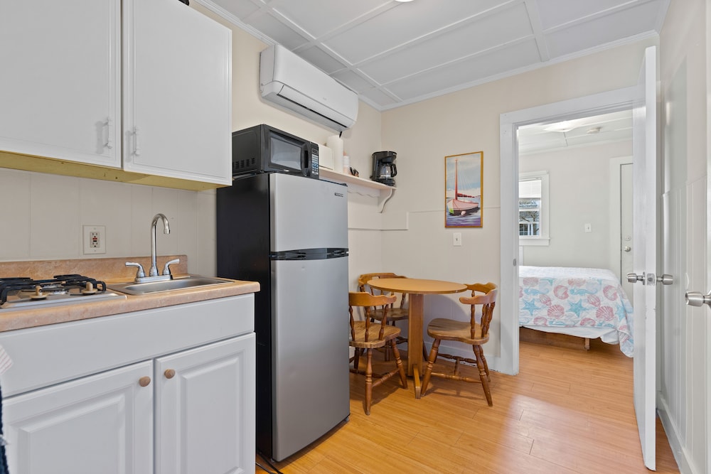 2 Bedroom Suite with Kitchenette (2 Double Beds) photo 1
