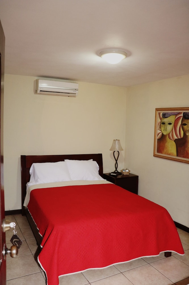 Basic Room photo 3