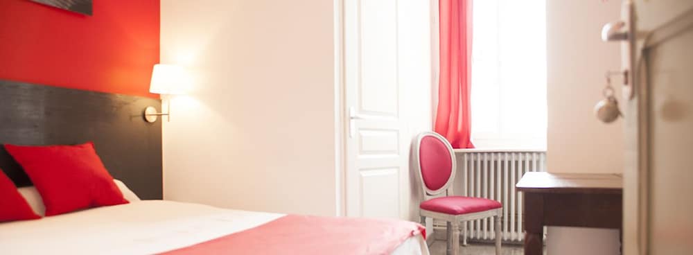 Double Room (Coquelicot)
