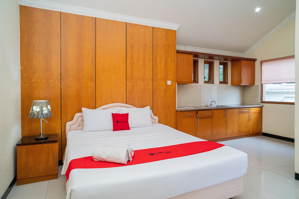 Suite - Photo 11