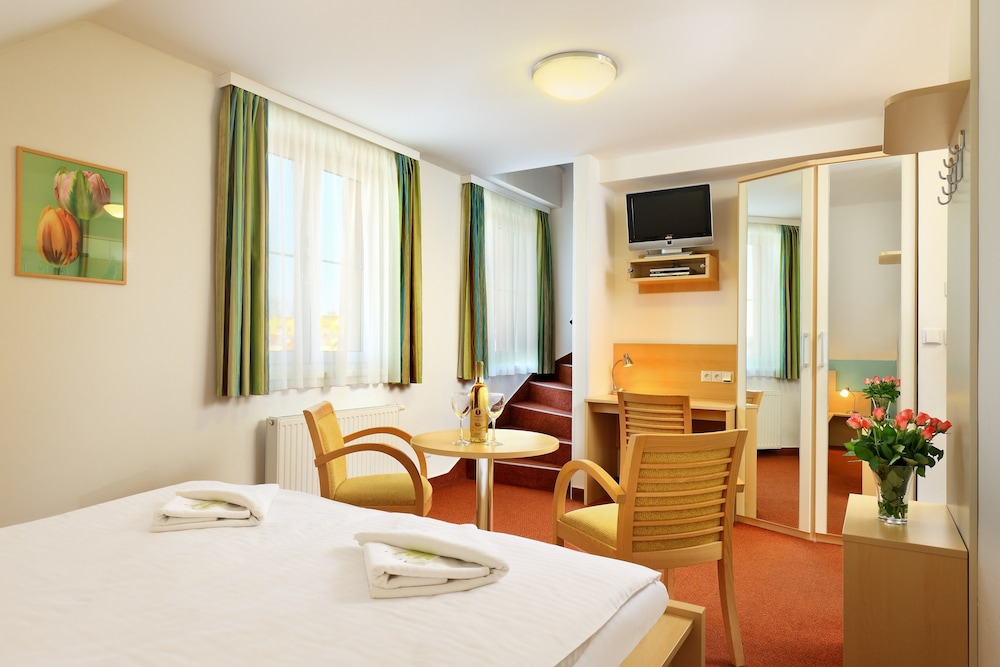 Quadruple Room, 2 Bedrooms photo 1