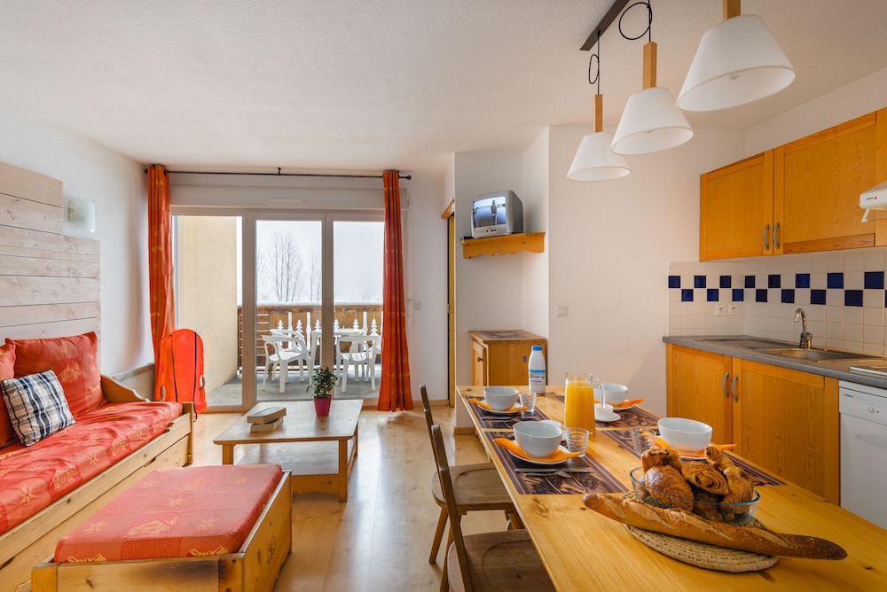 1 bedroom cabin apartment for 6