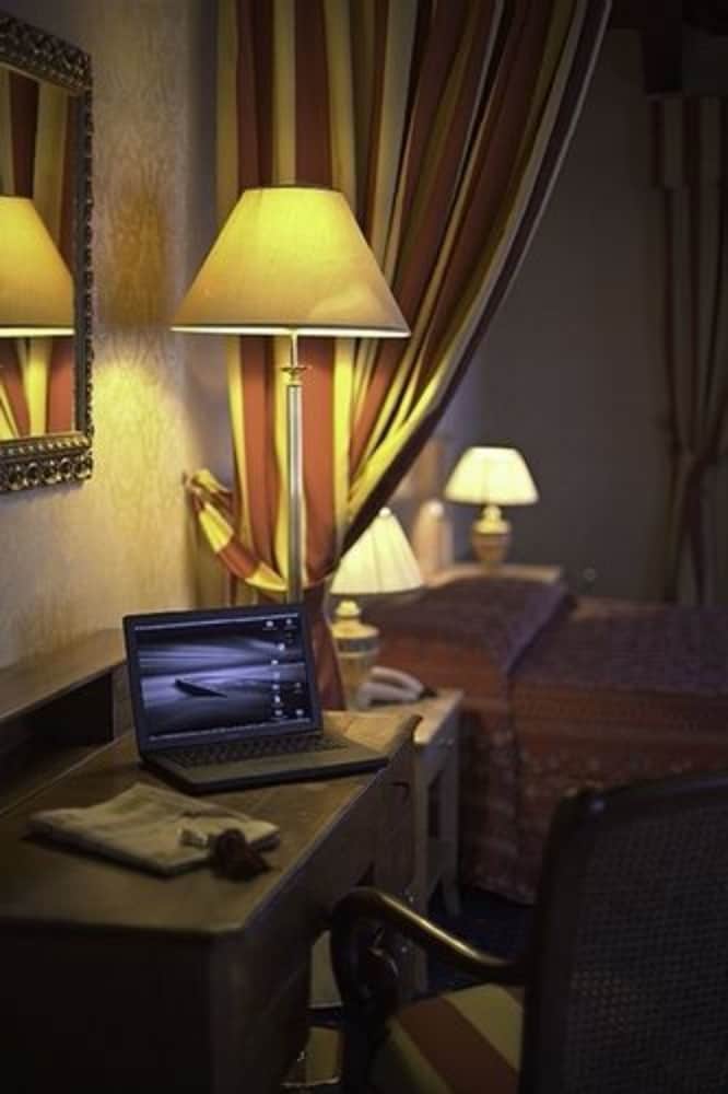 Standard Double or Twin Room - Photo 2