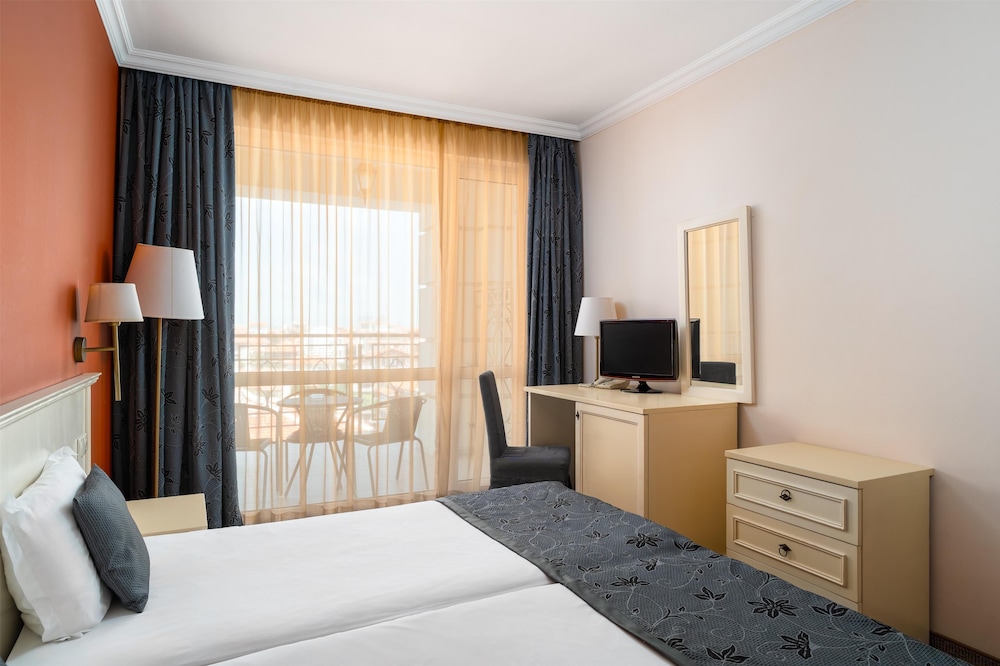 Classic Twin Room, City View - Photo 2