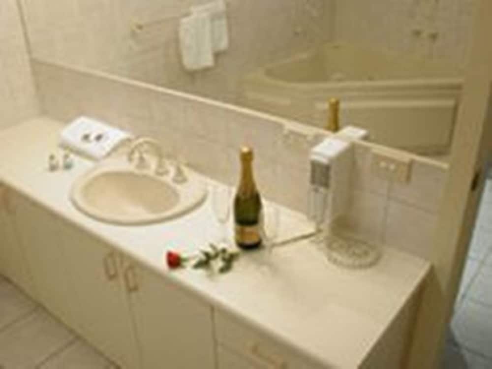Deluxe Spa Room - Photo 4