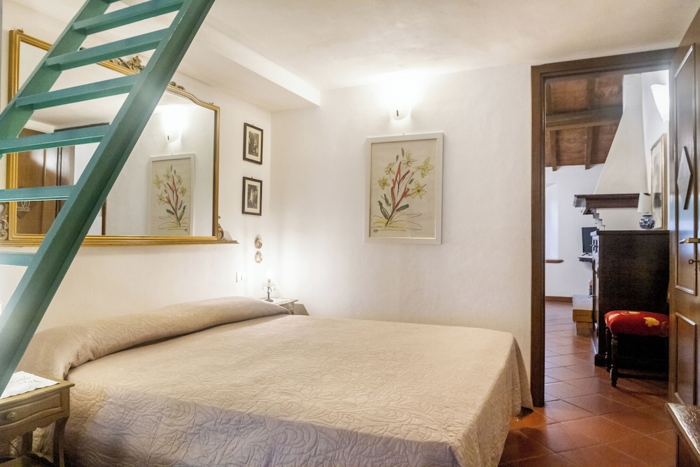Romantic Apartment, 1 Double Bed, Terrace, Pool View photo 2
