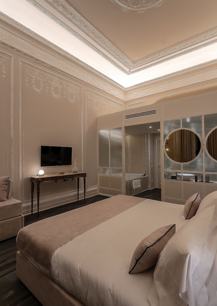 Luxury Suite