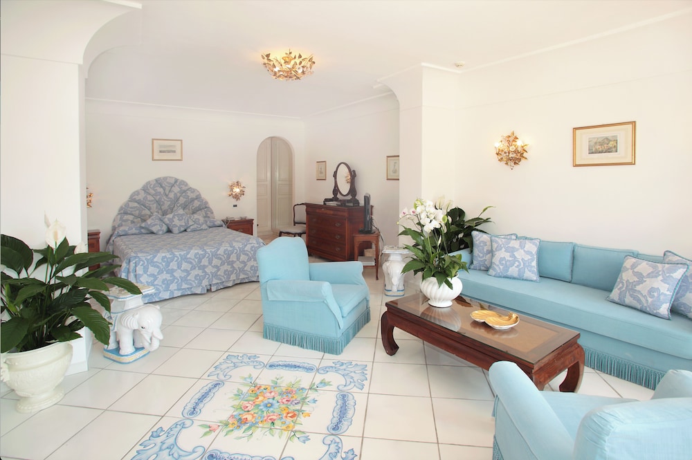 Deluxe Junior Suite, terrace with sea view photo 2