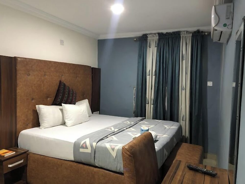 Classic Room, Balcony, City View photo 3