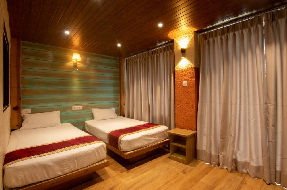 Deluxe Double or Twin Room, 1 Bedroom, Balcony, Garden View photo 1