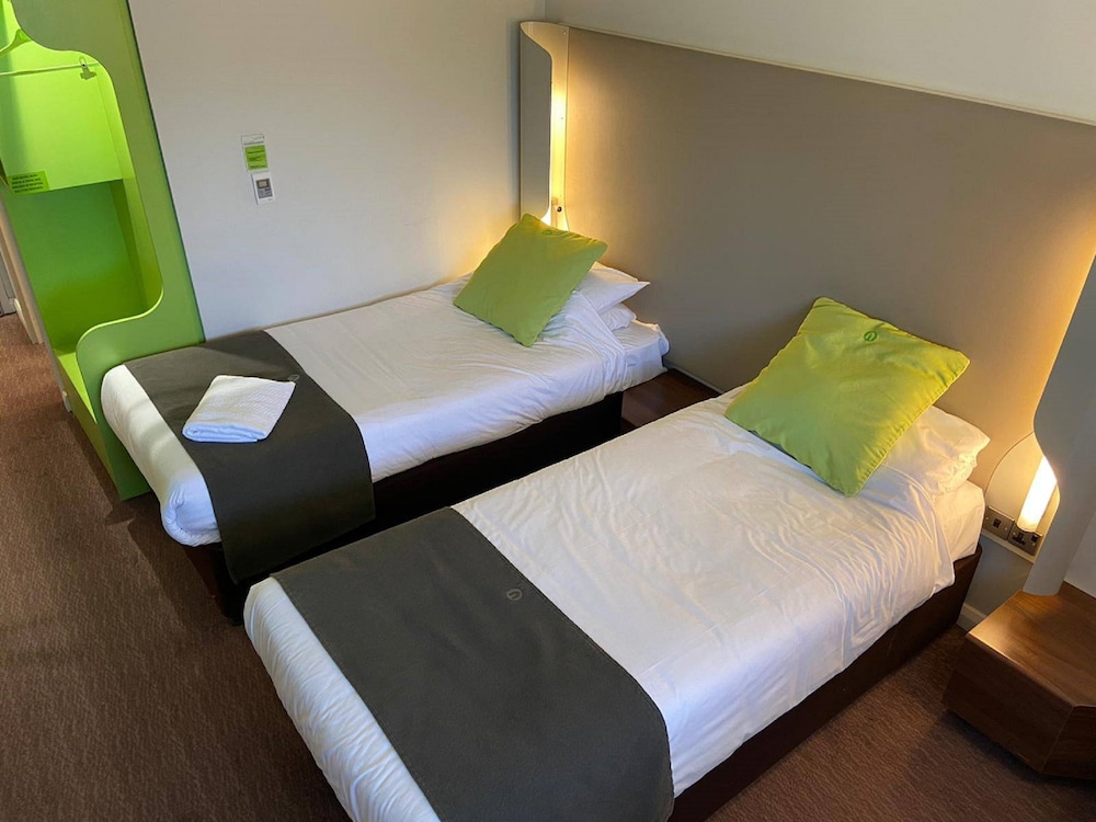 Standard Room, Multiple Beds photo 1