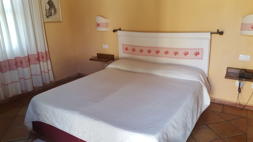Standard Double or Twin Room - Photo 5
