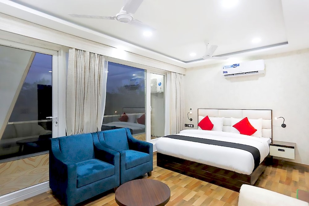 Family Suite, 2 Bedrooms, Smoking, Garden View photo 1