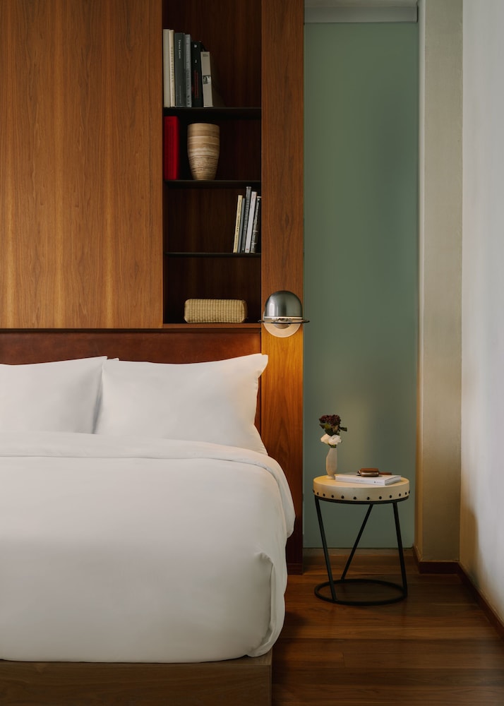 Premium Suite, 1 King Bed With Sofa Bed, City View