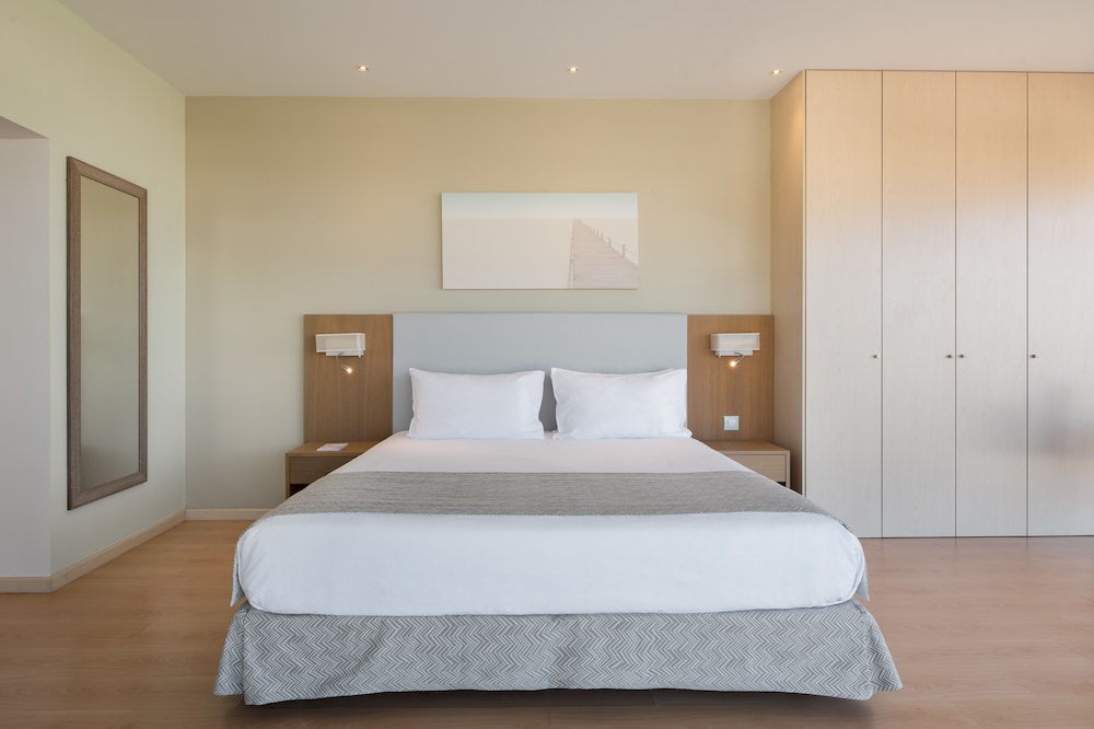 Deluxe Suite, Balcony, Sea View (One Person)