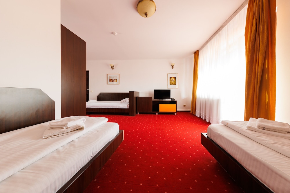 Triple Room - Photo 1
