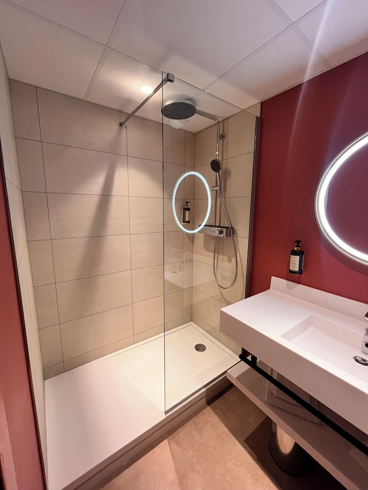 Standard Double Room - Photo 15
