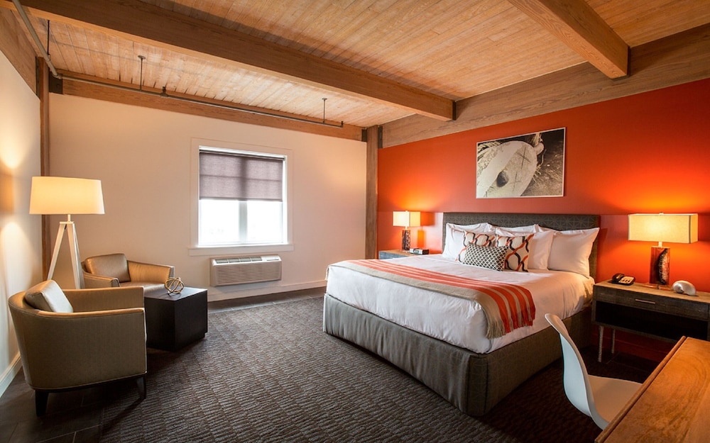 Suite, 1 King Bed, Non Smoking - Photo 2