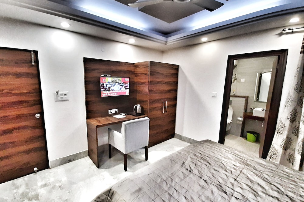 Deluxe Room - Photo 7