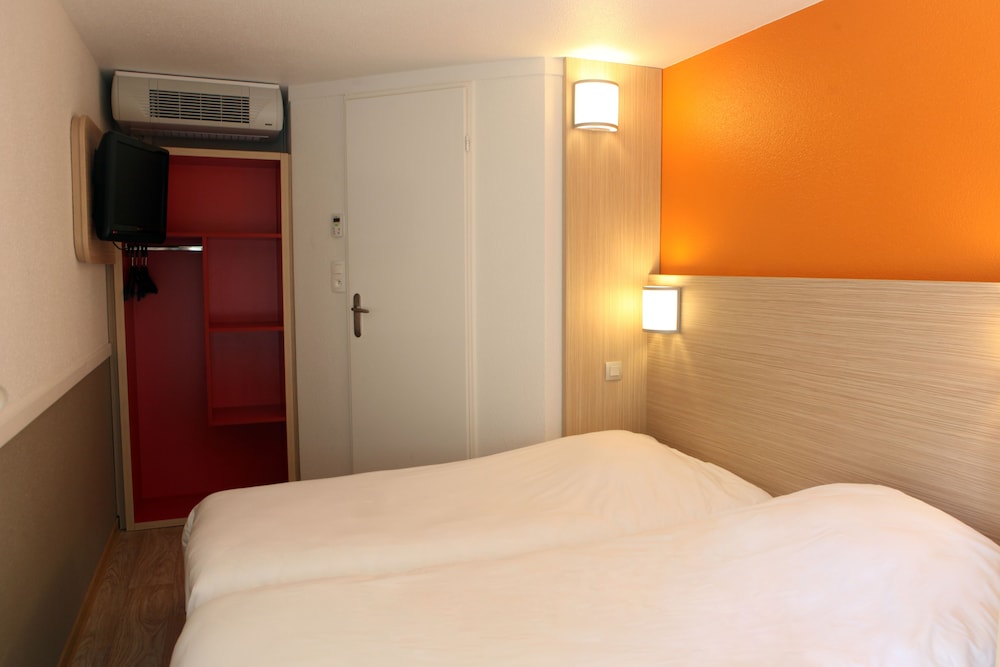 Standard Room, 2 Twin Beds - Photo 1