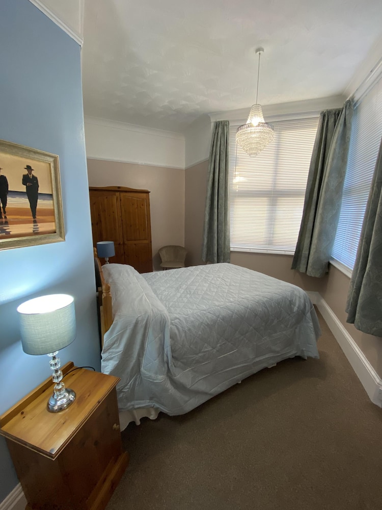 Classic Double Room, Ensuite (Room 12) photo 2