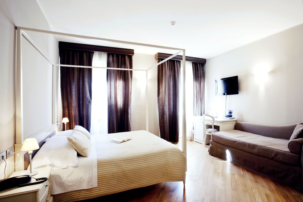 Comfort Triple Room photo 2