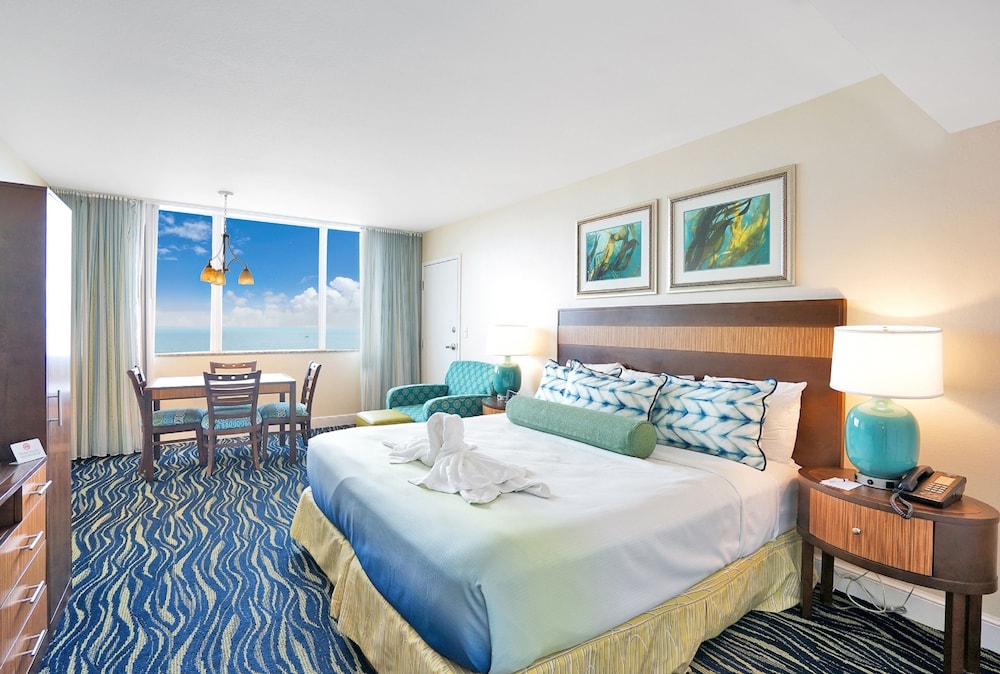 Standard Room, 1 King Bed, Ocean View - Photo 1