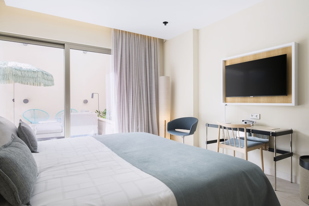 Superior Double Room, Terrace, Partial Sea View