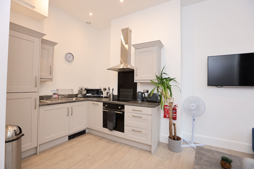 Apartment, 2 Bedrooms - Photo 13