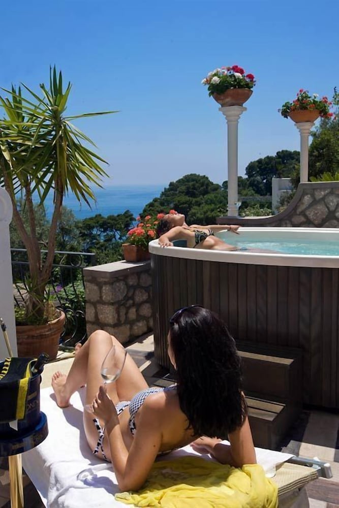 Deluxe Double or Twin Room, Partial Sea View