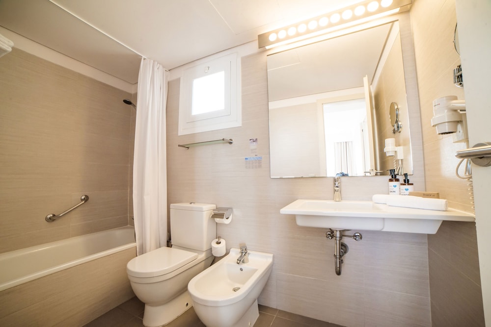 Apartamento, 1 dormitorio, balcón (2 adultos + 2 niños)
