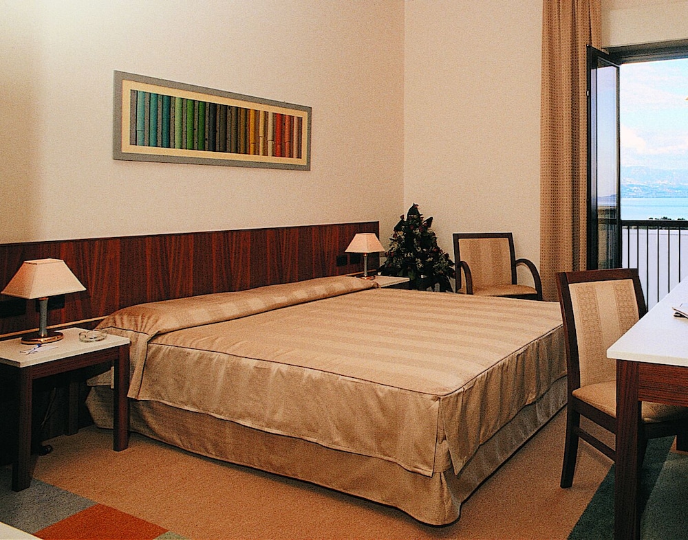 Double Room - Photo 7