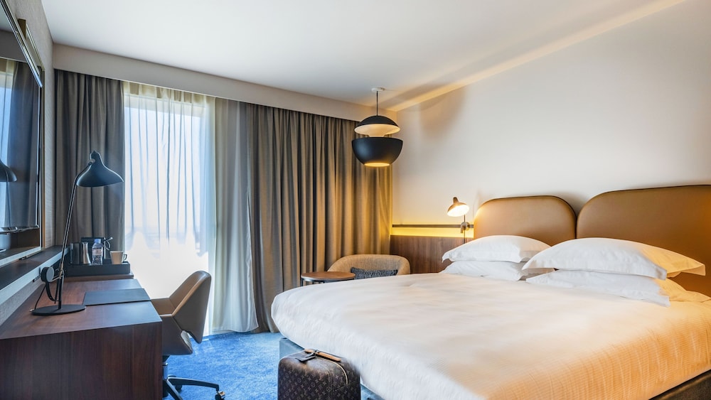 Premium Room, 1 King Bed (Sea Side) - Photo 7