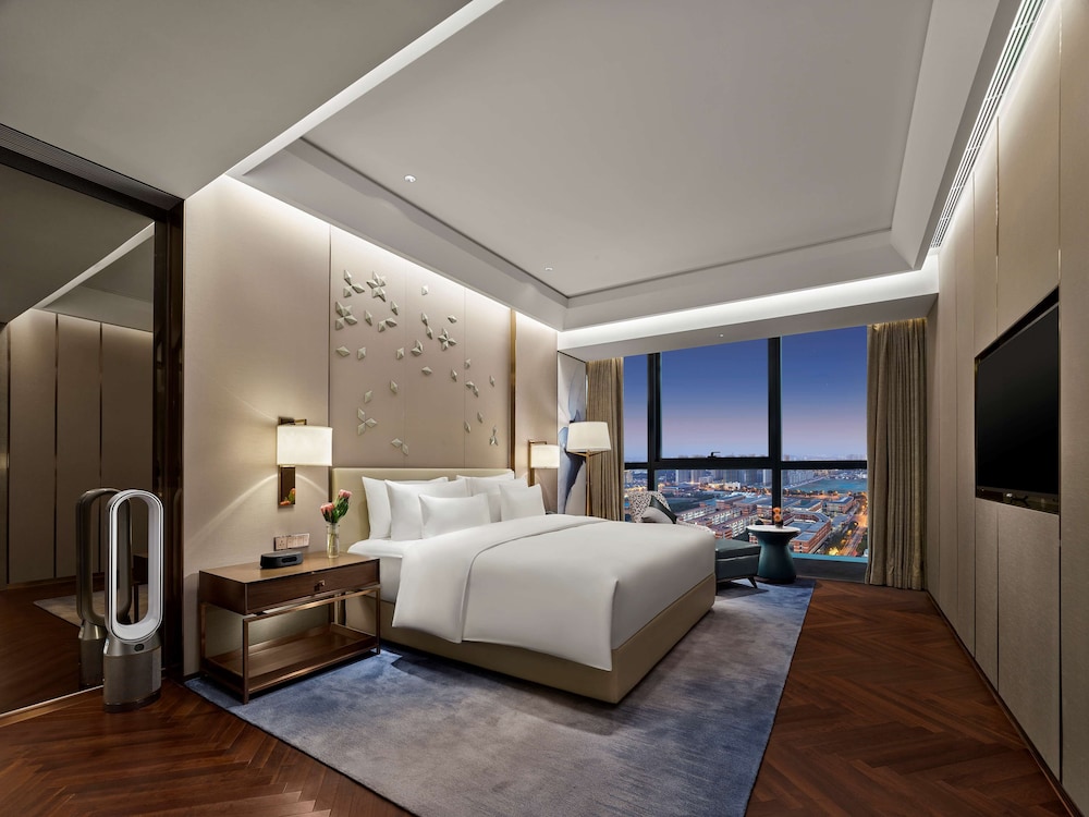 Suite - Photo 3