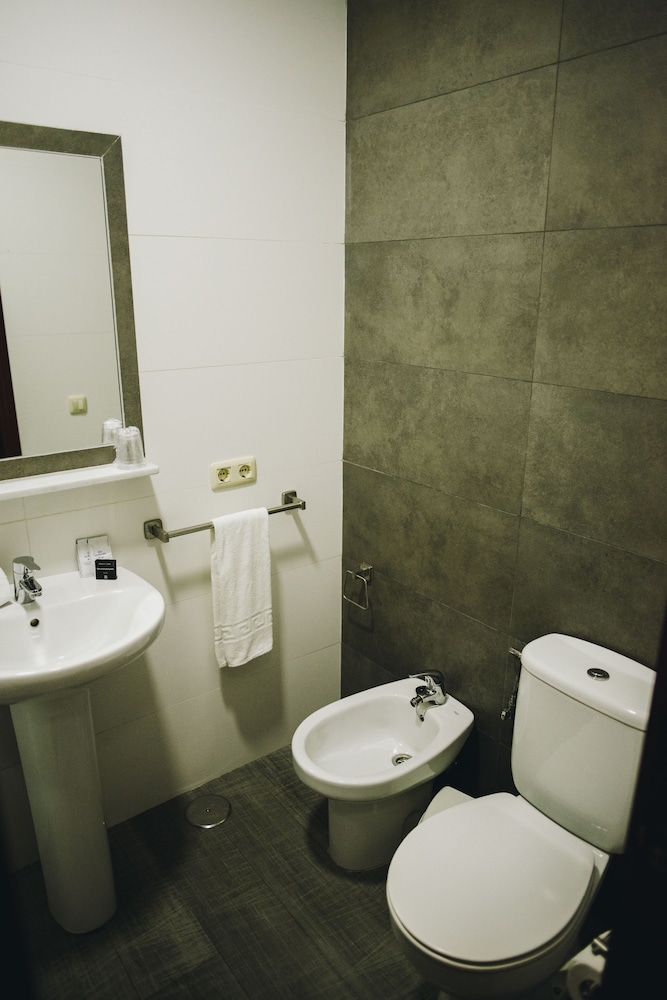 Double Room, 1 Double Bed, Ground Floor - Photo 9