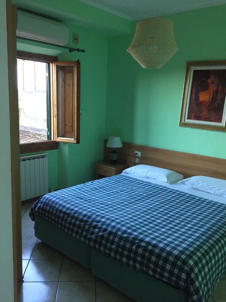 Deluxe Double or Twin Room photo 1